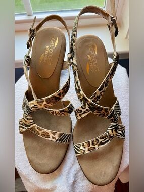 Aerosoles Leopard Print Strappy Sandals - Size 9 1/2 gently worn twice comfy
